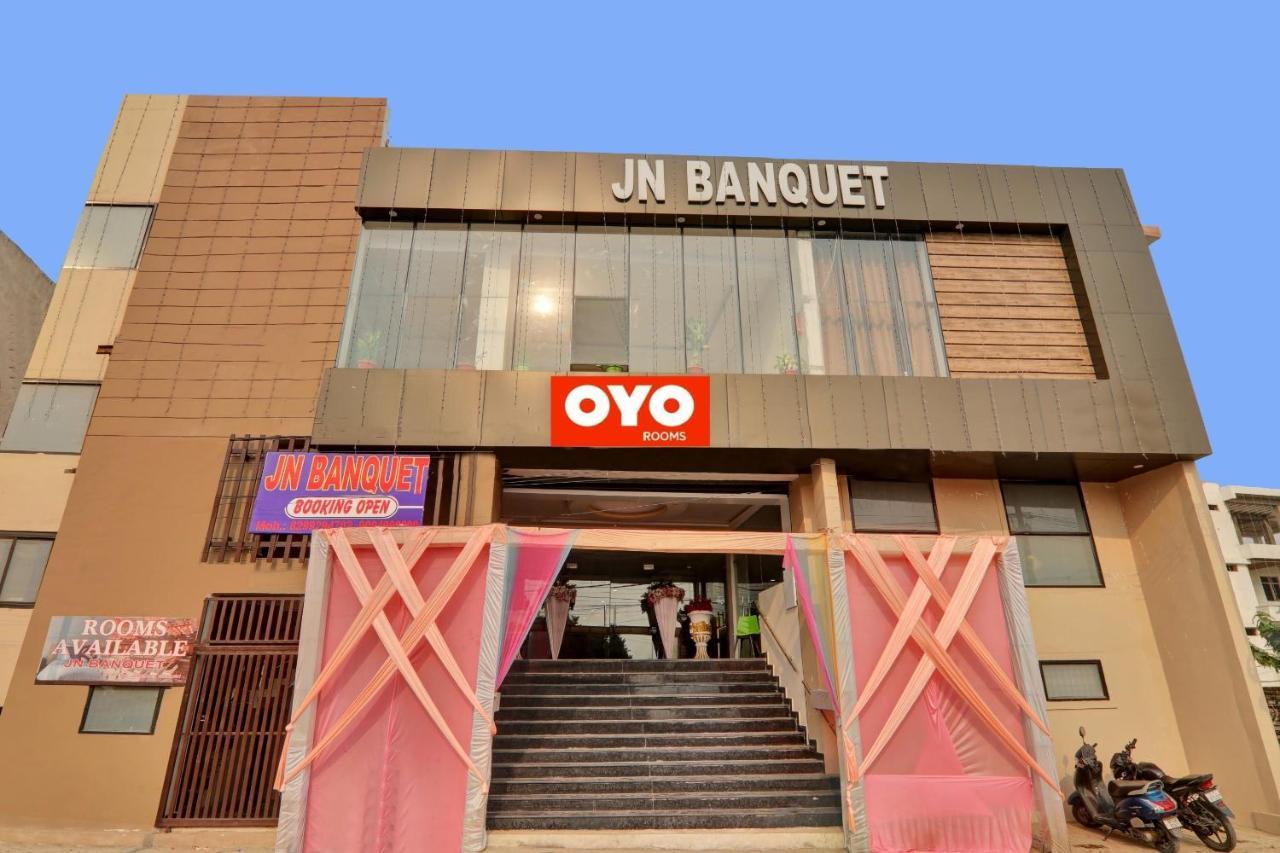 Flagship Jn Rooms And Banquet Gonda Buitenkant foto