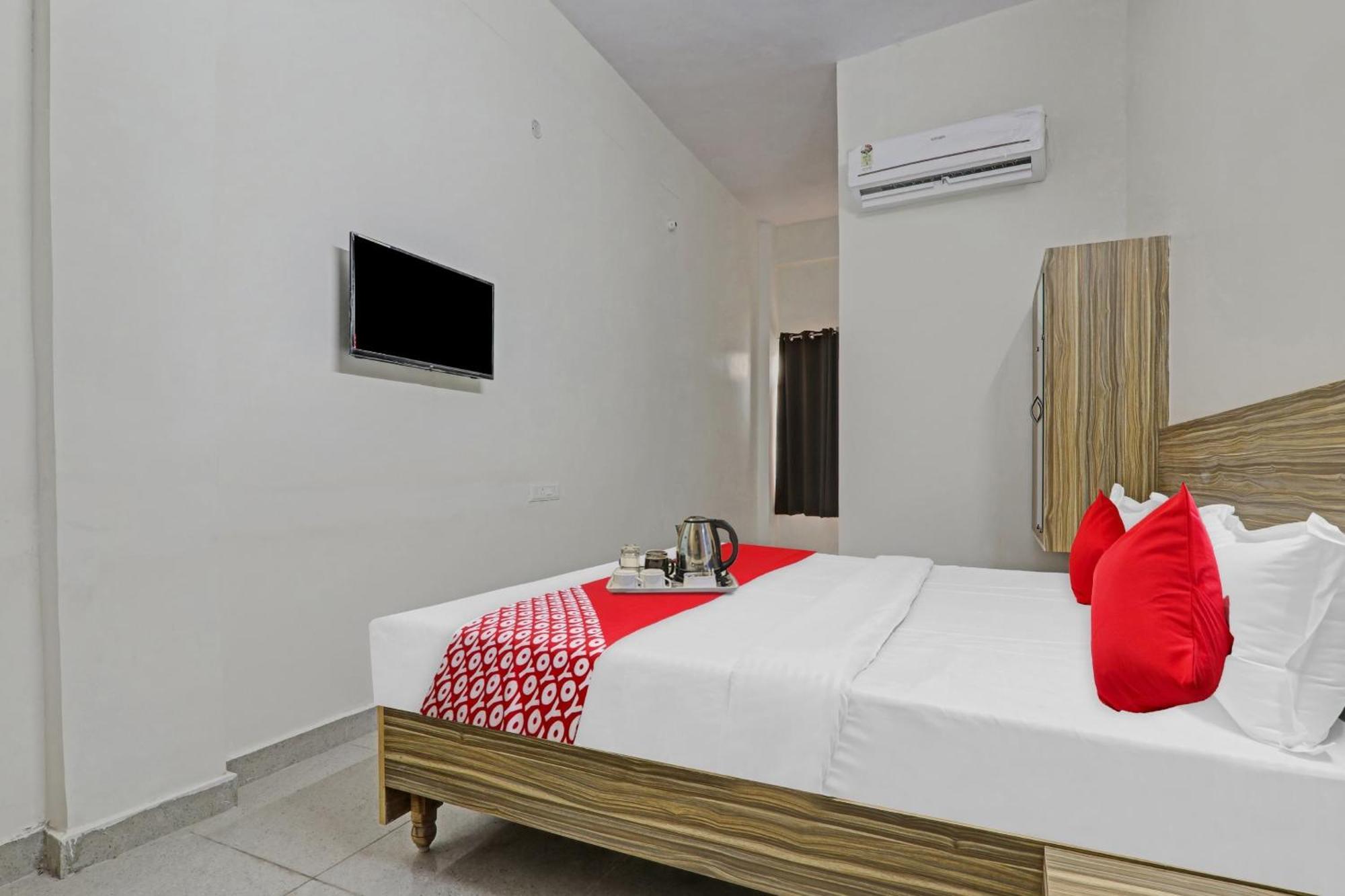 Flagship Jn Rooms And Banquet Gonda Buitenkant foto